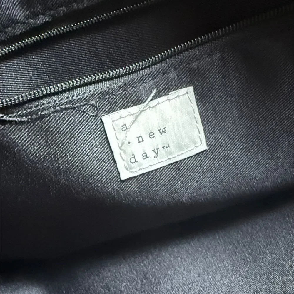 Chic Black “CAPRI” Tote